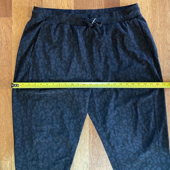 Sweaty Betty XXL Explorer Tapered Athletic Pants Black Leopard Print Pull On - Picture 7 of 13